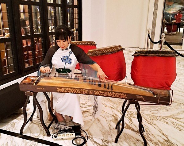 Musik Mandarin Guzheng Erhu