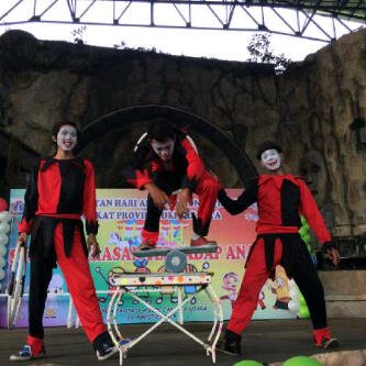 Akrobat Show Cheer Production